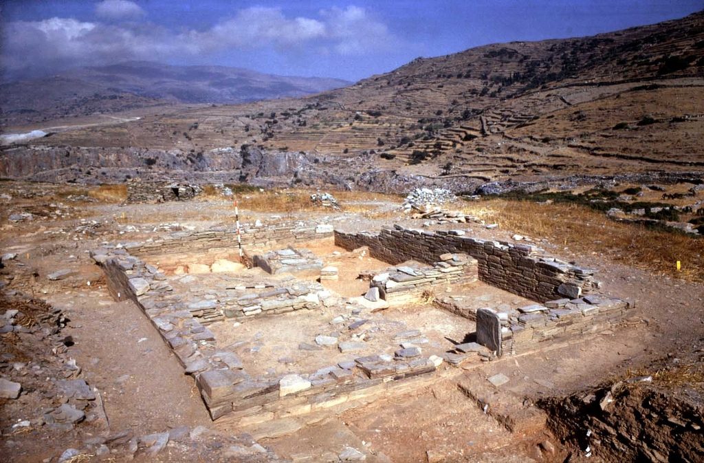 The remains of the sanctuary and temple at Zagora