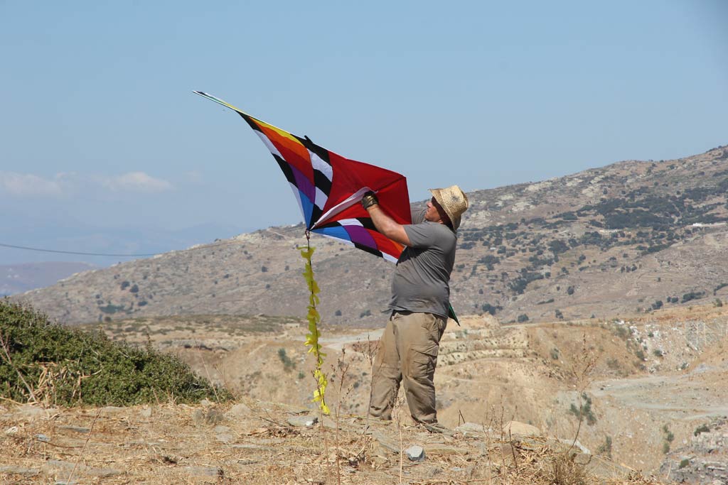 Adam Carr preparing the kite for takeoff