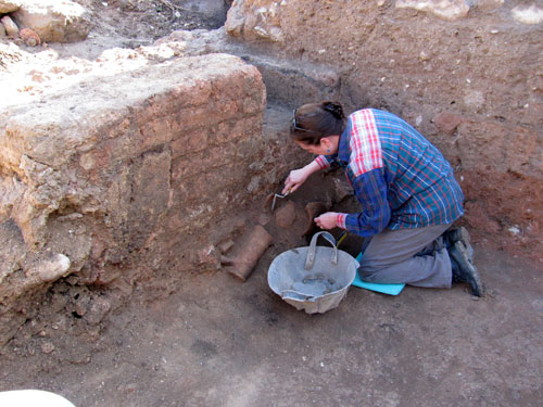 Wendy Reade excavating at Pella, Jordan, in 2011