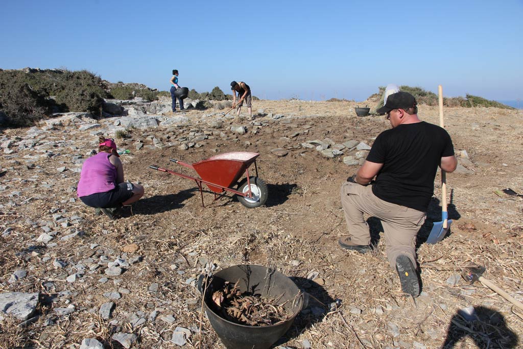 Amy Boyd, at left of frame, working on Excavation area 1. To her right are Julia Manouras, Ivana Vetta (trench supervisor), and Adam Carr.