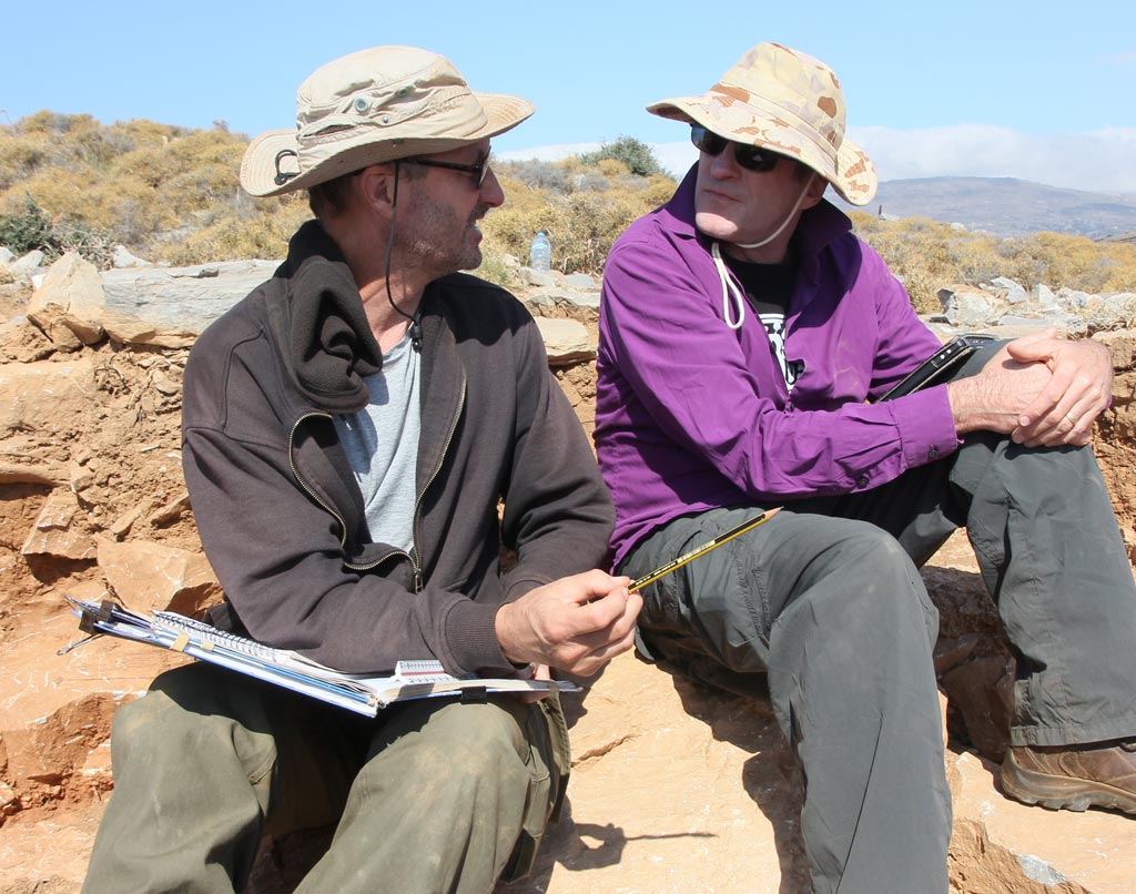 Andrew and Paul discussing the southern trenches on site at Zagora