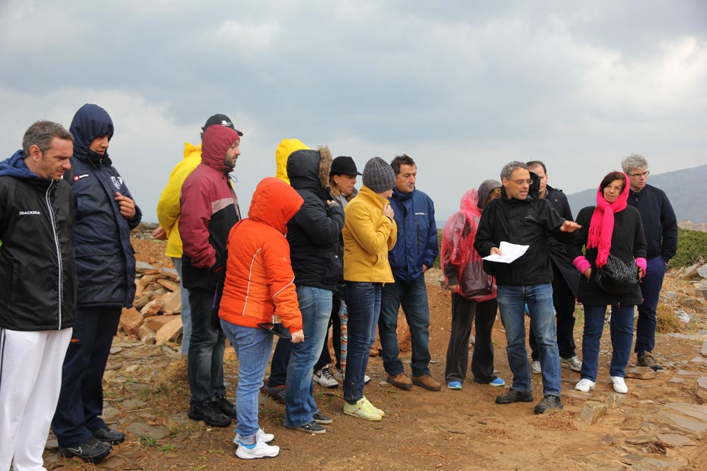 Stavros Paspalas indicates a feature of the Zagora site to the mayoral tour